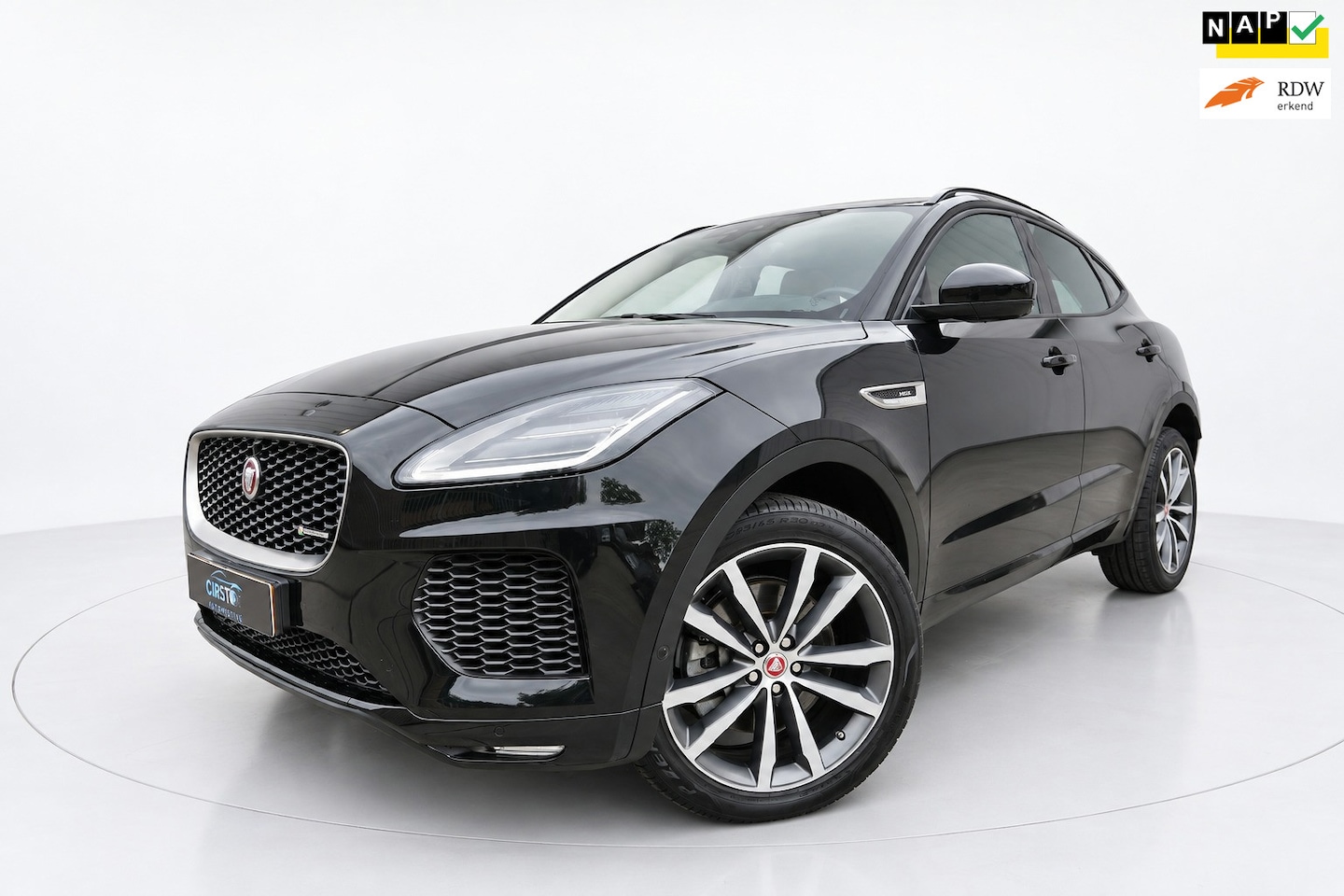 Jaguar E-Pace - 2.0 P300 AWD R-Dynamic HSE PANO SFEER TREKH - AutoWereld.nl