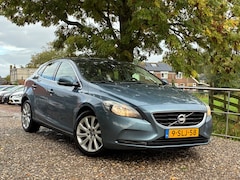 Volvo V40 - 1.6 D2 Momentum | Pano + Cruise + Clima Nu € 5.975,