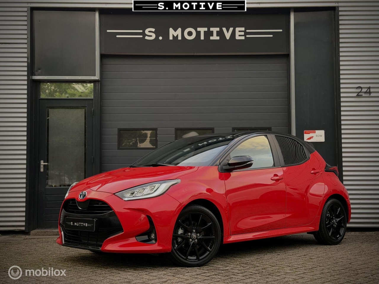 Toyota Yaris - 1.5 Hybrid Launch Edition Nieuw! Camera, Stoelverwarming, Btw Auto, Led, Apple CarPlay en - AutoWereld.nl
