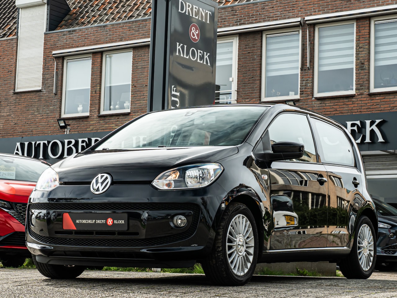 Volkswagen Up! - 1.0 high up! BlueMotion FENDER AUDIO CRUISE 15 INCH CLIMATE CONTROL PARKEERHULP - AutoWereld.nl