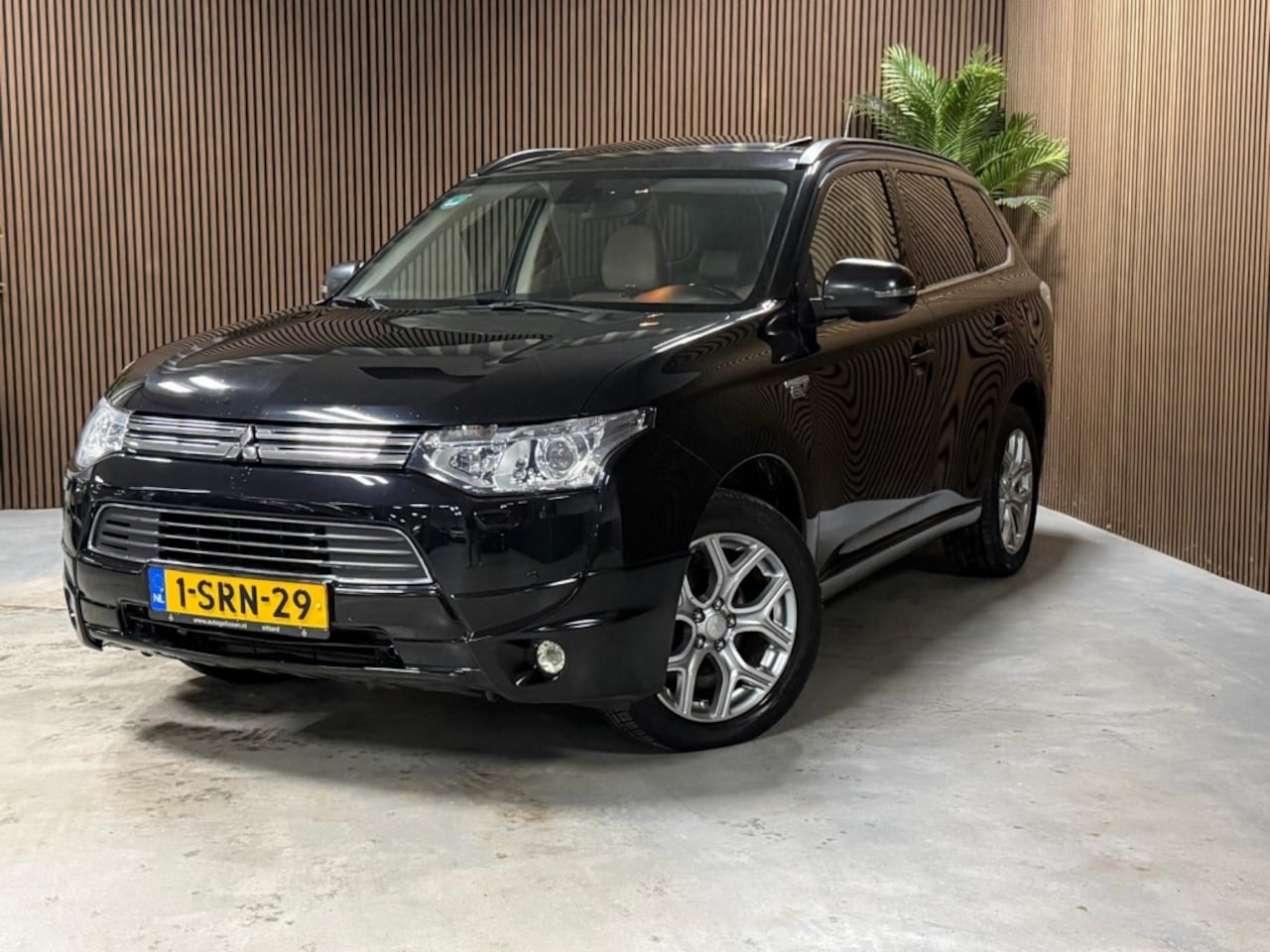 Mitsubishi Outlander - 2.0 PHEV instyle 2.0 PHEV Instyle+ - AutoWereld.nl
