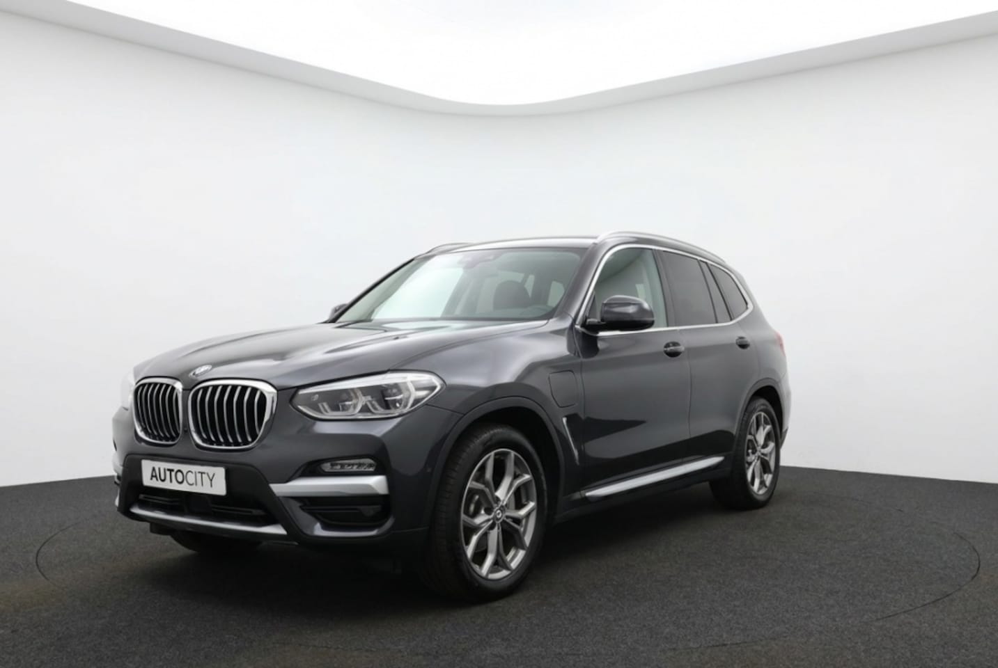 BMW X3 - xDrive30e High Executive M Sport Stuur l Panoramadak | Harman Kardon | 360° | Trekhaak | A - AutoWereld.nl