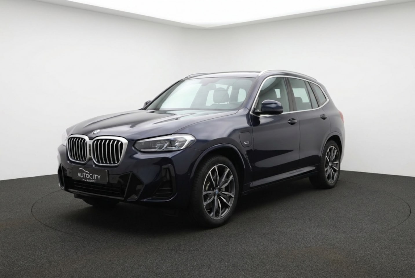 BMW X3 - Bmw X3 xDrive30e High Executive M Sport Pano | Laser | Leder | 360° | HUD | Innovation Pac - AutoWereld.nl
