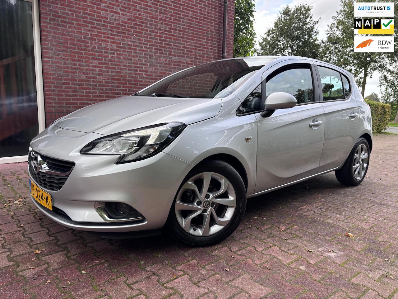 Opel Corsa - 1.4 Online Edition 1.4 Online Edition - AutoWereld.nl