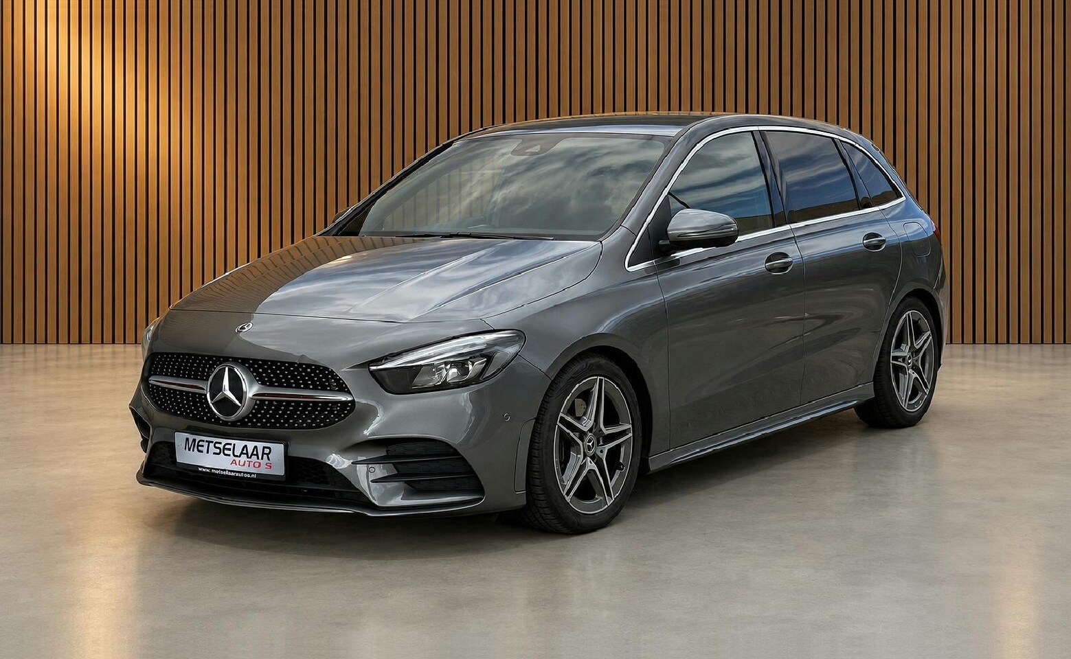Mercedes-Benz B-klasse - 220 4MATIC Premium Plus AMG Styling - AutoWereld.nl