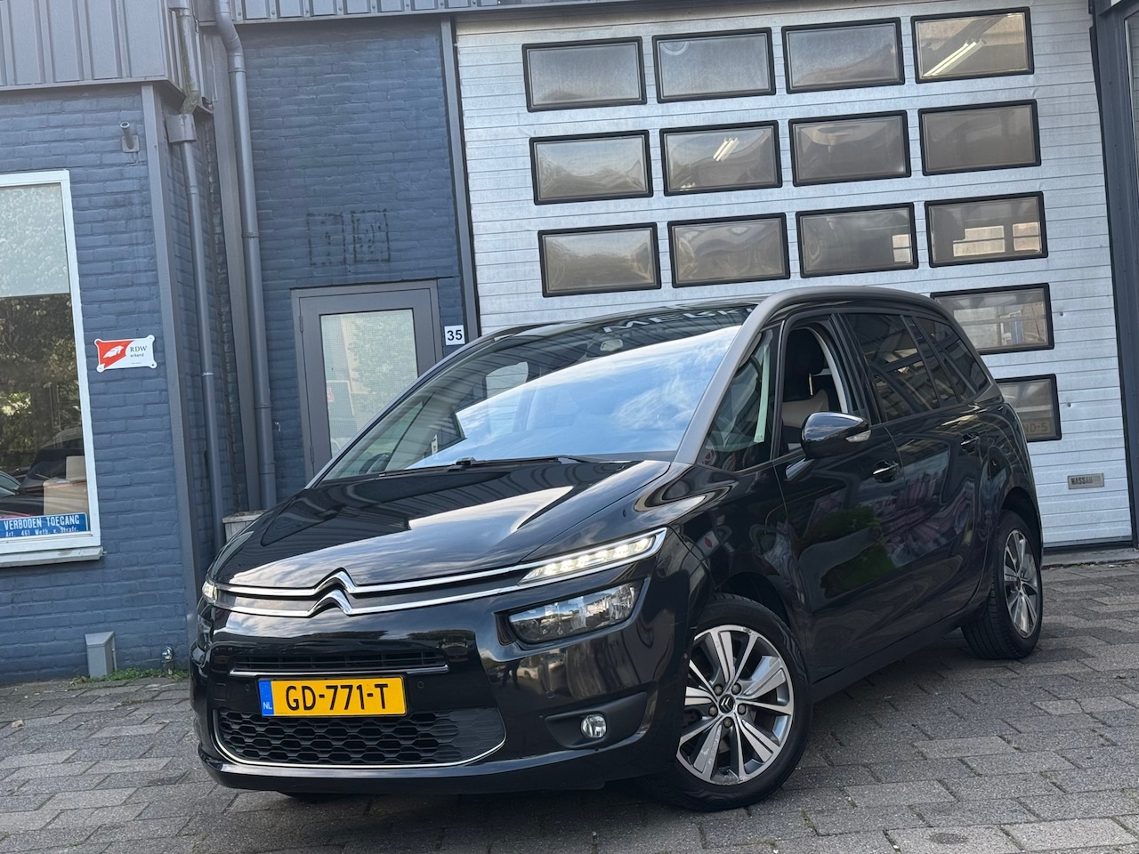 Citroën Grand C4 Picasso - 1.6 e-THP Intensive | Clima | Camera | Automaat | 7-PERS - AutoWereld.nl