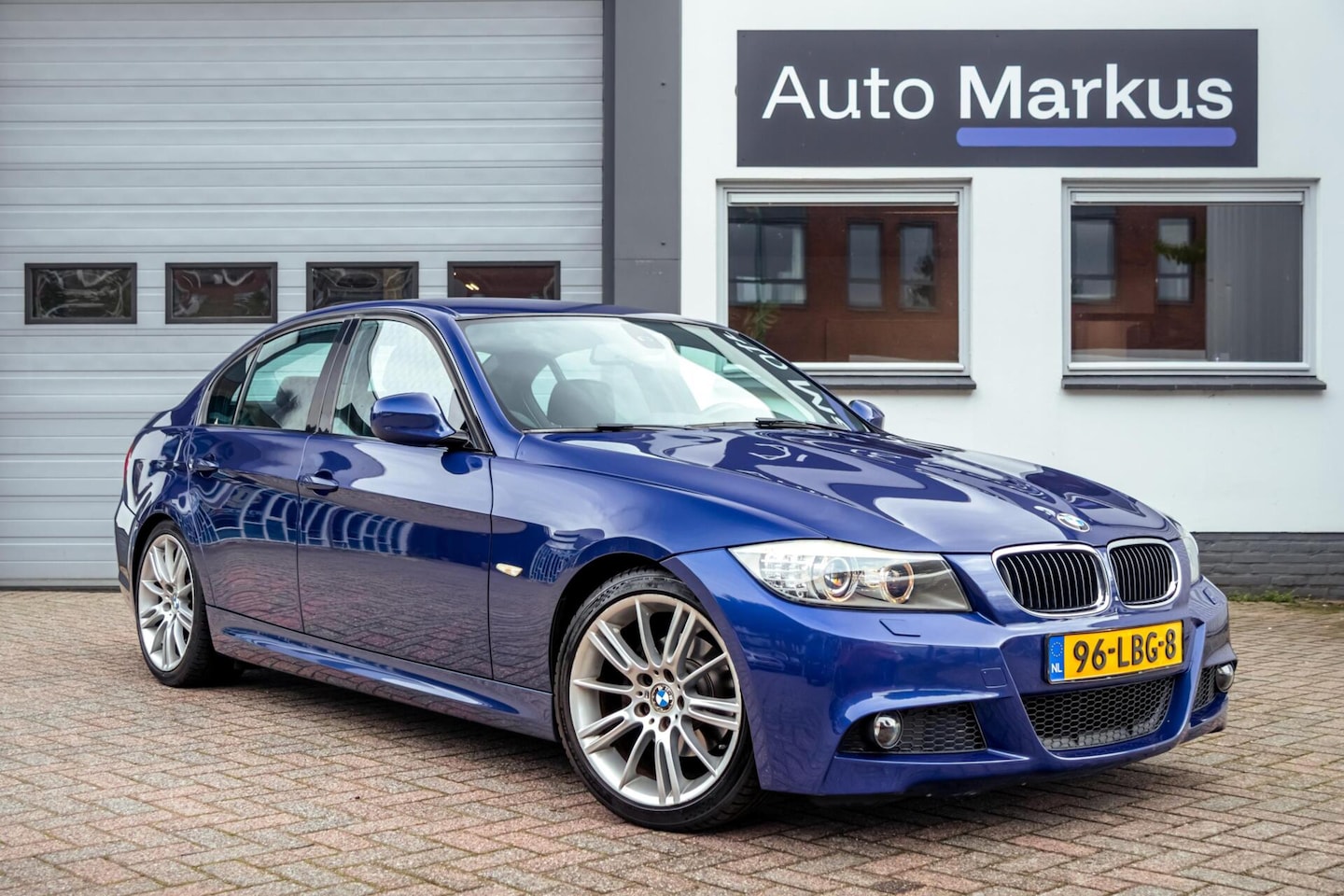 BMW 3-serie - 318i Business Line|M-Sport|Le mans Blau|18"|Xenon - AutoWereld.nl