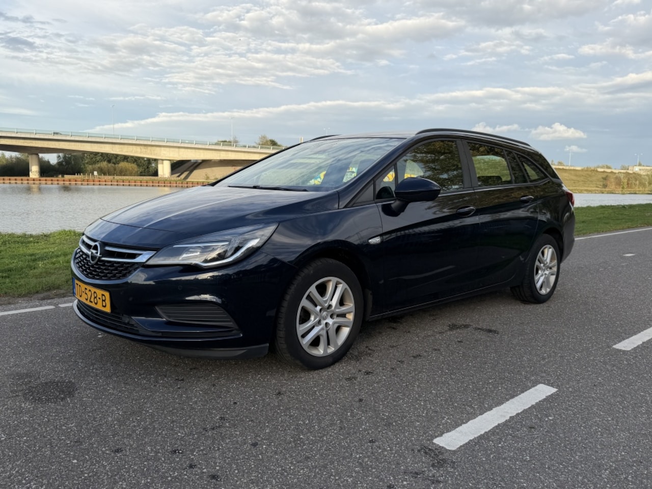 Opel Astra Sports Tourer - 1.6 CDTI Online Ed. - AutoWereld.nl