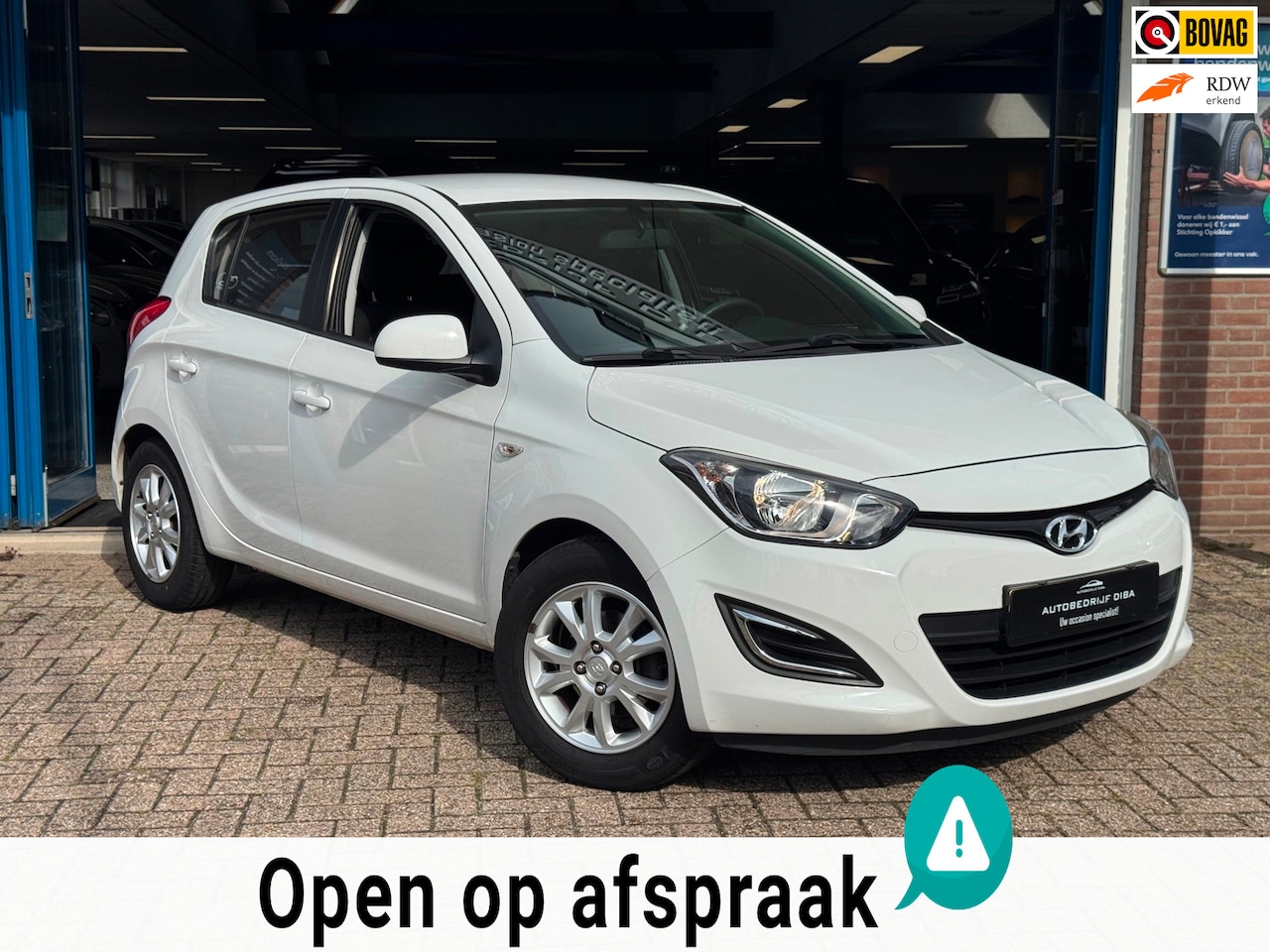 Hyundai i20 - 1.2i i-Drive 2014 WIT 5drs AIRCO LM APK NAP! - AutoWereld.nl