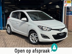 Hyundai i20 - 1.2i i-Drive 2014 WIT 5drs AIRCO LM APK NAP