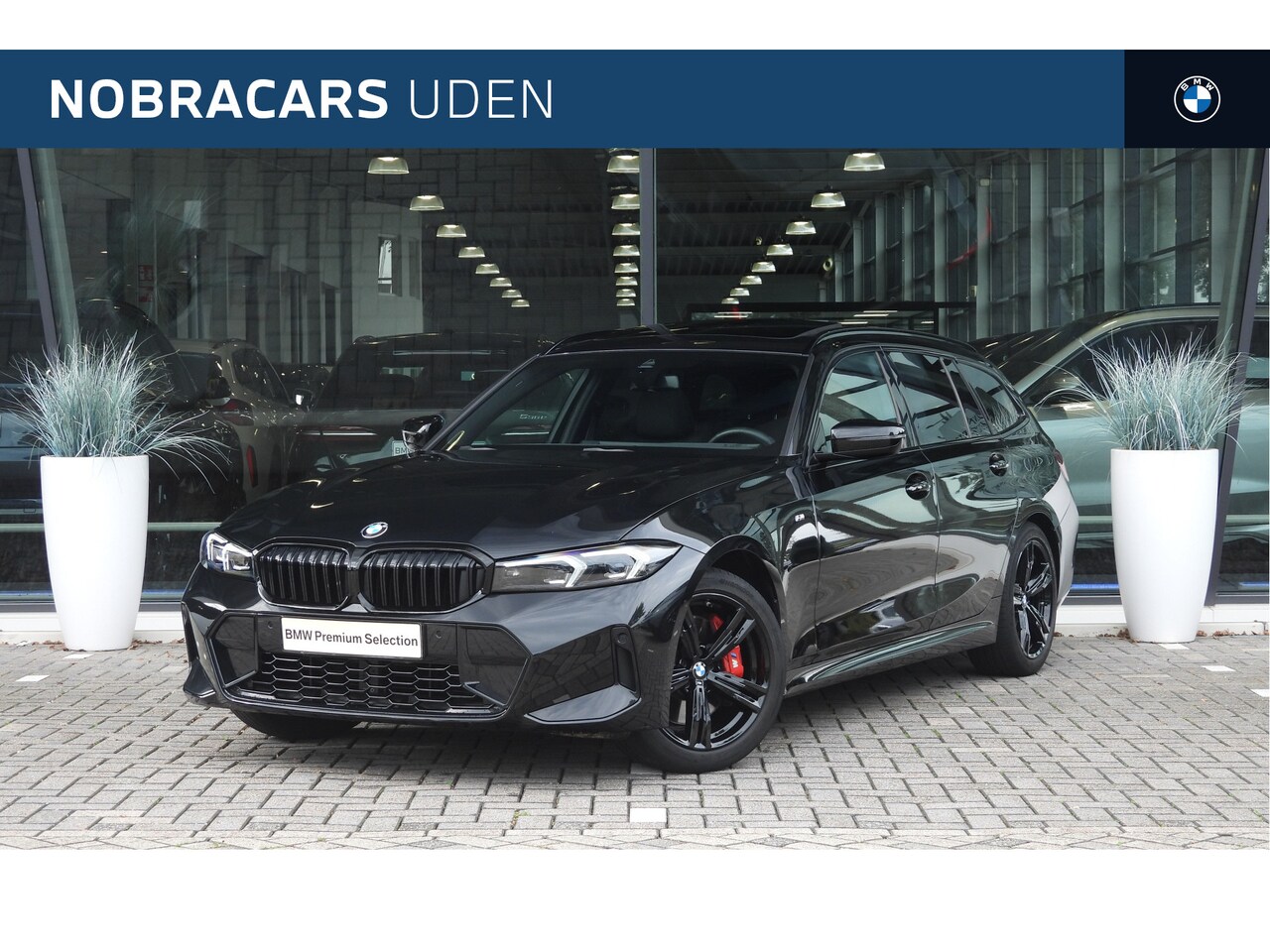 BMW 3-serie Touring - 330i xDrive M Sport Automaat / Trekhaak / Panoramadak / Sportstoelen / Comfort Access / Ac - AutoWereld.nl