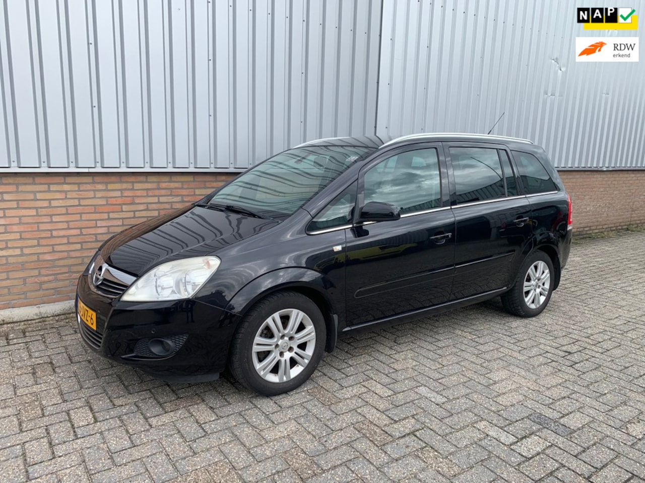 Opel Zafira - 1.8 Cosmo APK/ NAP/ Airco - AutoWereld.nl