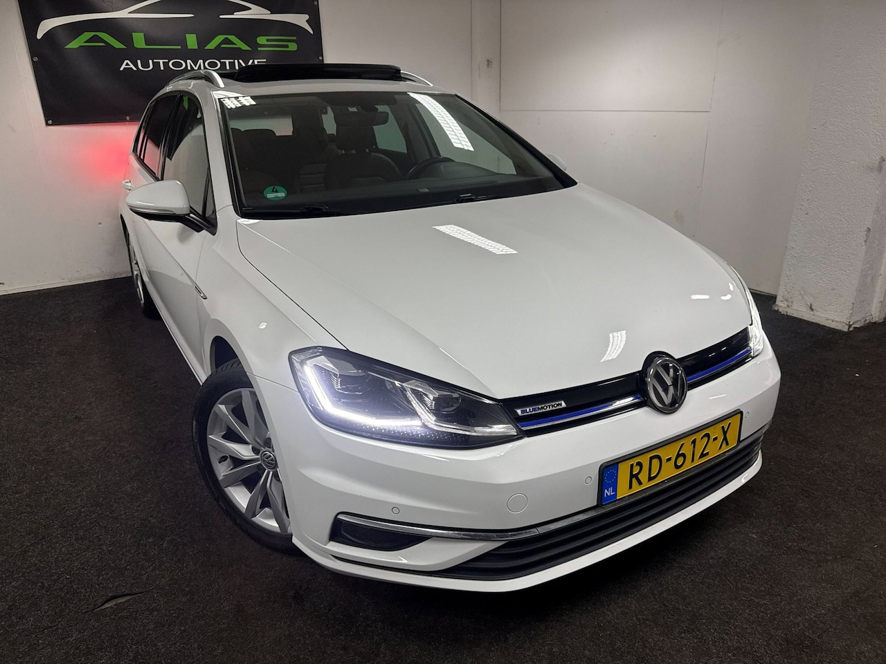 Volkswagen Golf Variant - 1.5 TSI Comfortline Business - Navi - Virtual Dash - Pano - Lane Assist - Cruise - Leder - AutoWereld.nl