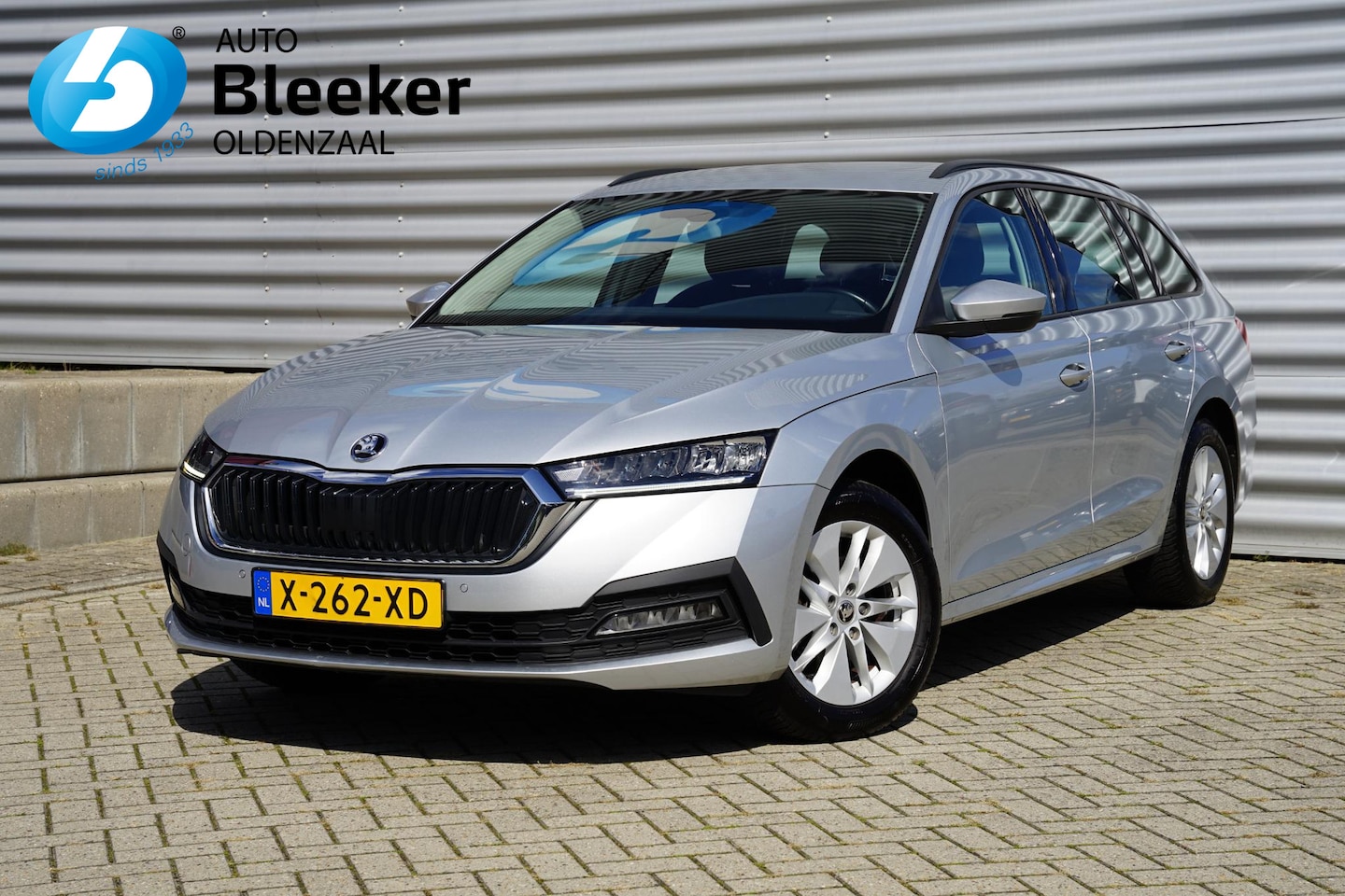 Skoda Octavia Combi - 1.0 TSI Bsn Ed. Cruise LED Trekhaak PDC Carplay VC - AutoWereld.nl