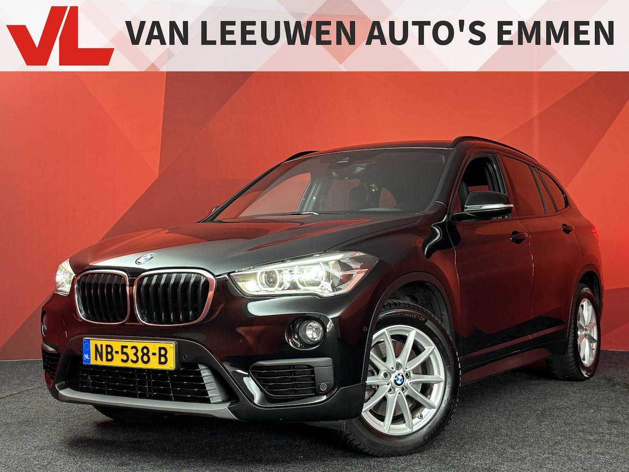 BMW X1 - xDrive20i Centennial High Executive | HUD | Stoelverwarming | Trekhaak - AutoWereld.nl