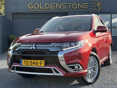Mitsubishi Outlander - 2.4 PHEV Intense ✓1e Eigenaar✓Trakhaak✓Carplay✓Camera✓Alcantara-Leder✓Stoelverw-Stoelverko