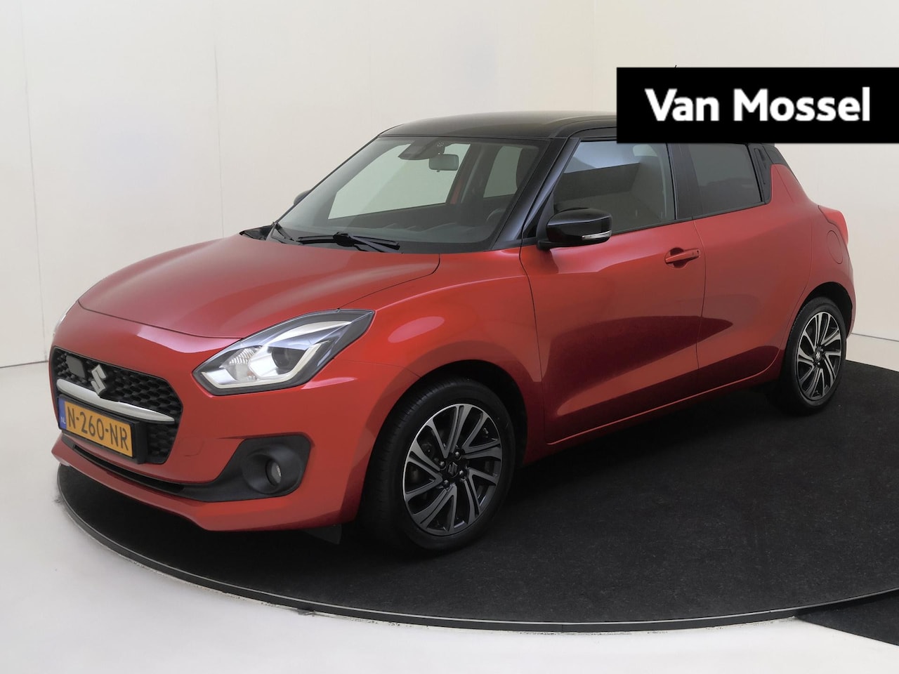 Suzuki Swift - 1.2 Style Smart Hybrid | Navigatie | Achteruitrijcamera | Stoelverwarming - AutoWereld.nl