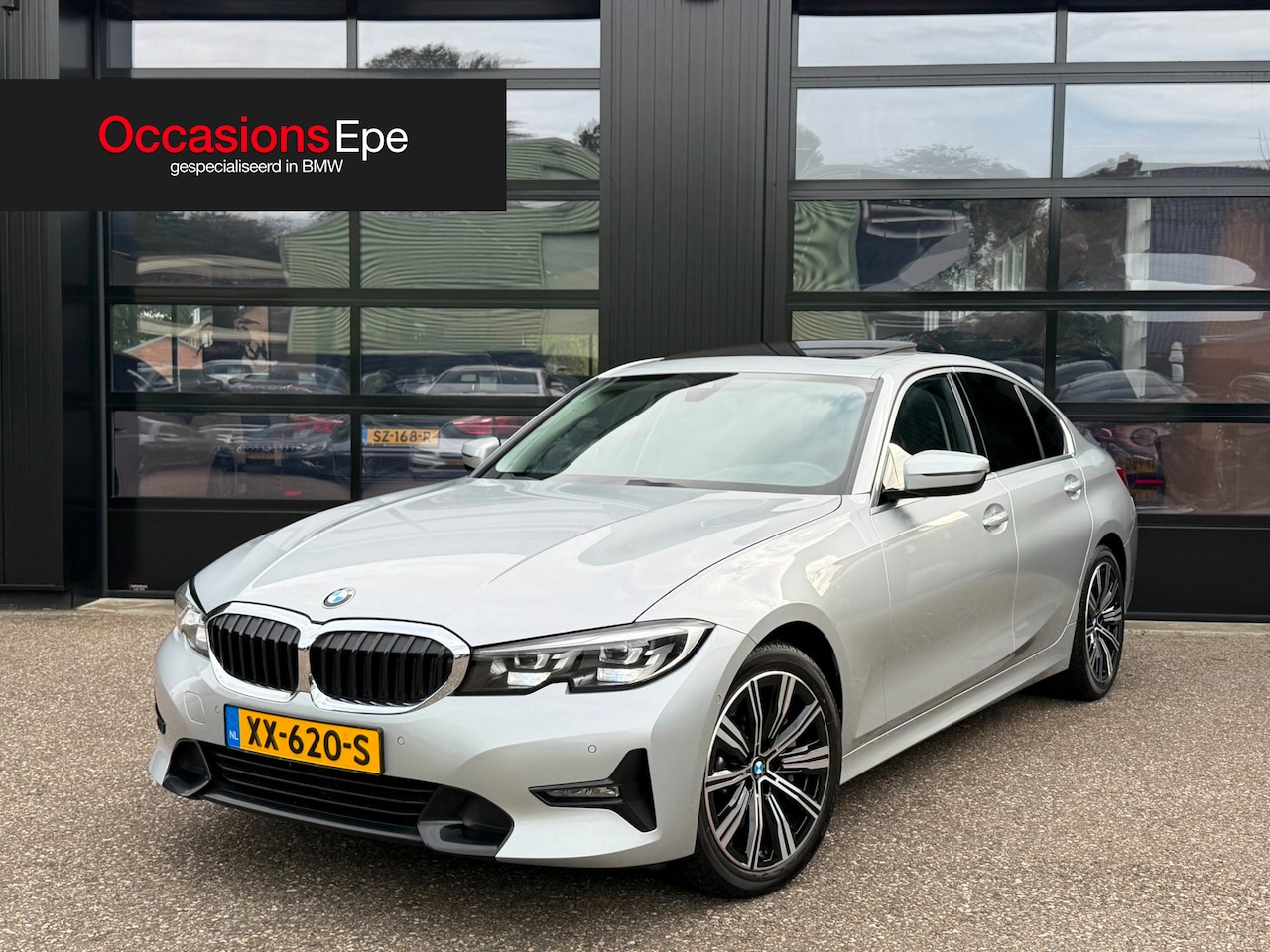 BMW 3-serie - 330i Sport Line Schuifdak Headup Live Cockpit - AutoWereld.nl