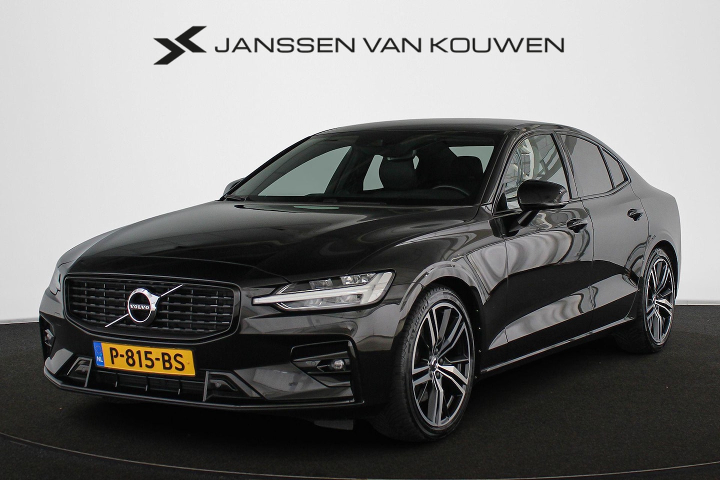 Volvo S60 - 2.0 B3 R-Design Bowers&Wilkins Leder Memory Camera Carplay 19" - AutoWereld.nl