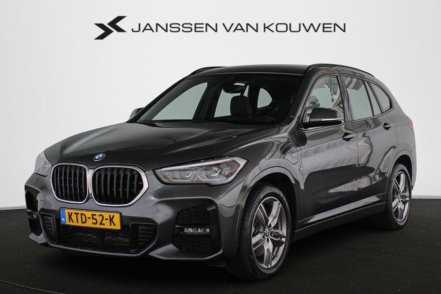 BMW X1 - xDrive25e M Sport Stoelverwarming LED Sportstoelen Navi - AutoWereld.nl
