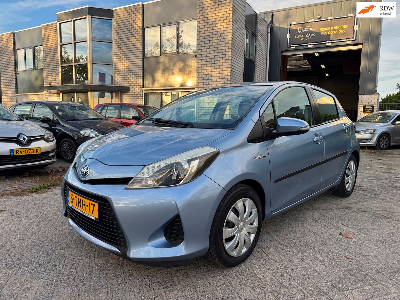 Toyota Yaris - 1.5 Full Hybrid Aspiration Clima Navi - AutoWereld.nl