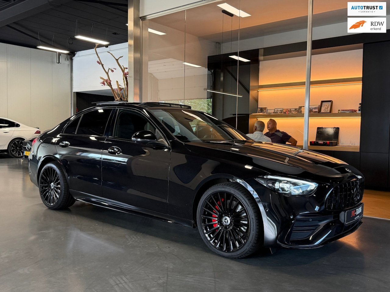 Mercedes-Benz C-klasse - 300 e AMG Night Pano Memory 360Cam. Head up - AutoWereld.nl