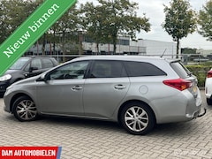 Toyota Auris - 1.8 Hybrid Lease Panoramadak (Waterpomp moet vervangen worden)