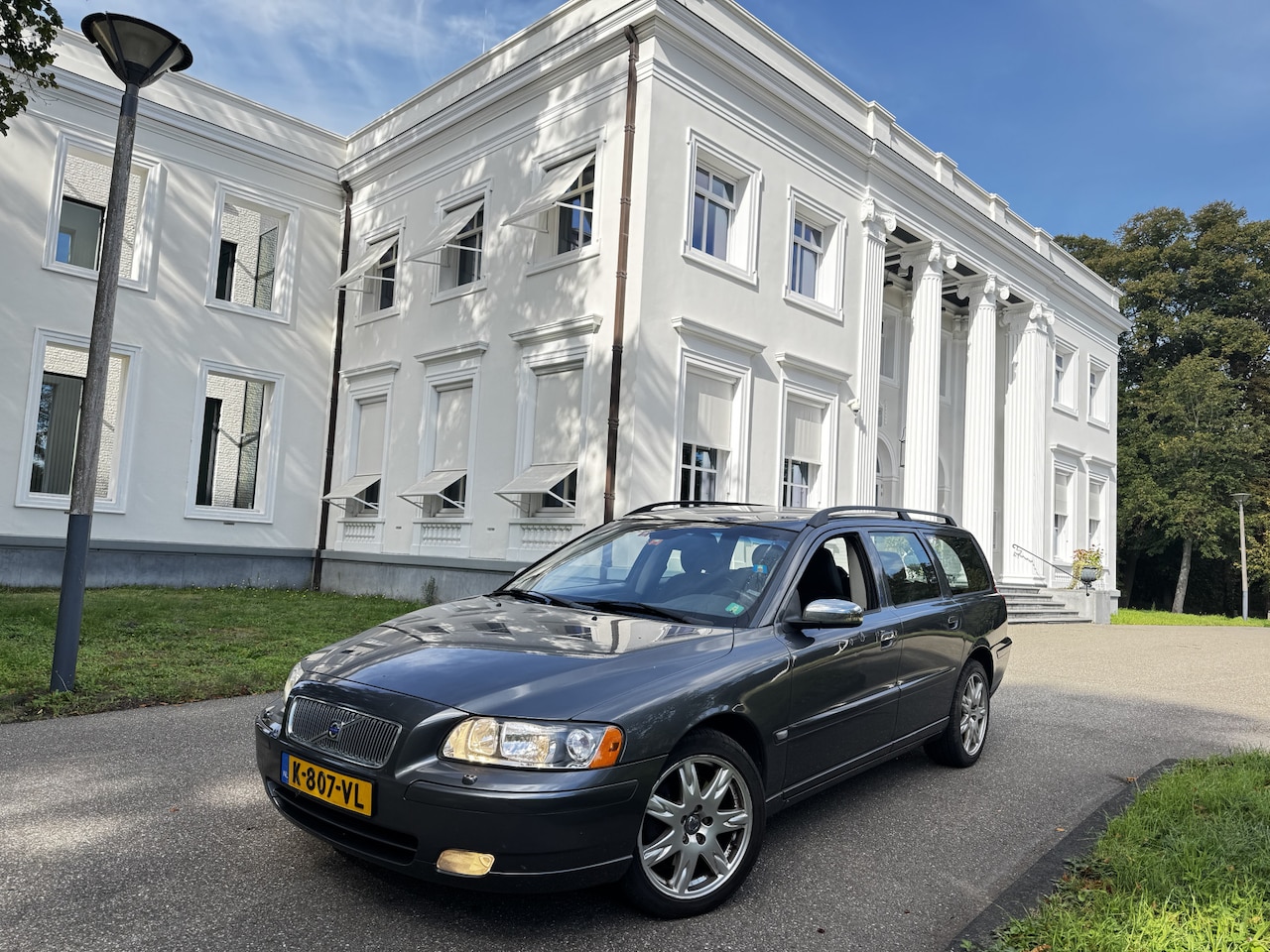 Volvo V70 - 2.4 Edition 2, HALFLEDER, YOUNGTIMER - AutoWereld.nl