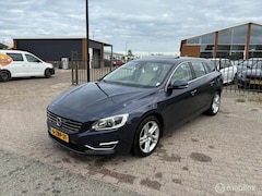 Volvo V60 - 2.4 D5 Ocean Race schuifkantel Clima Cruise Navi