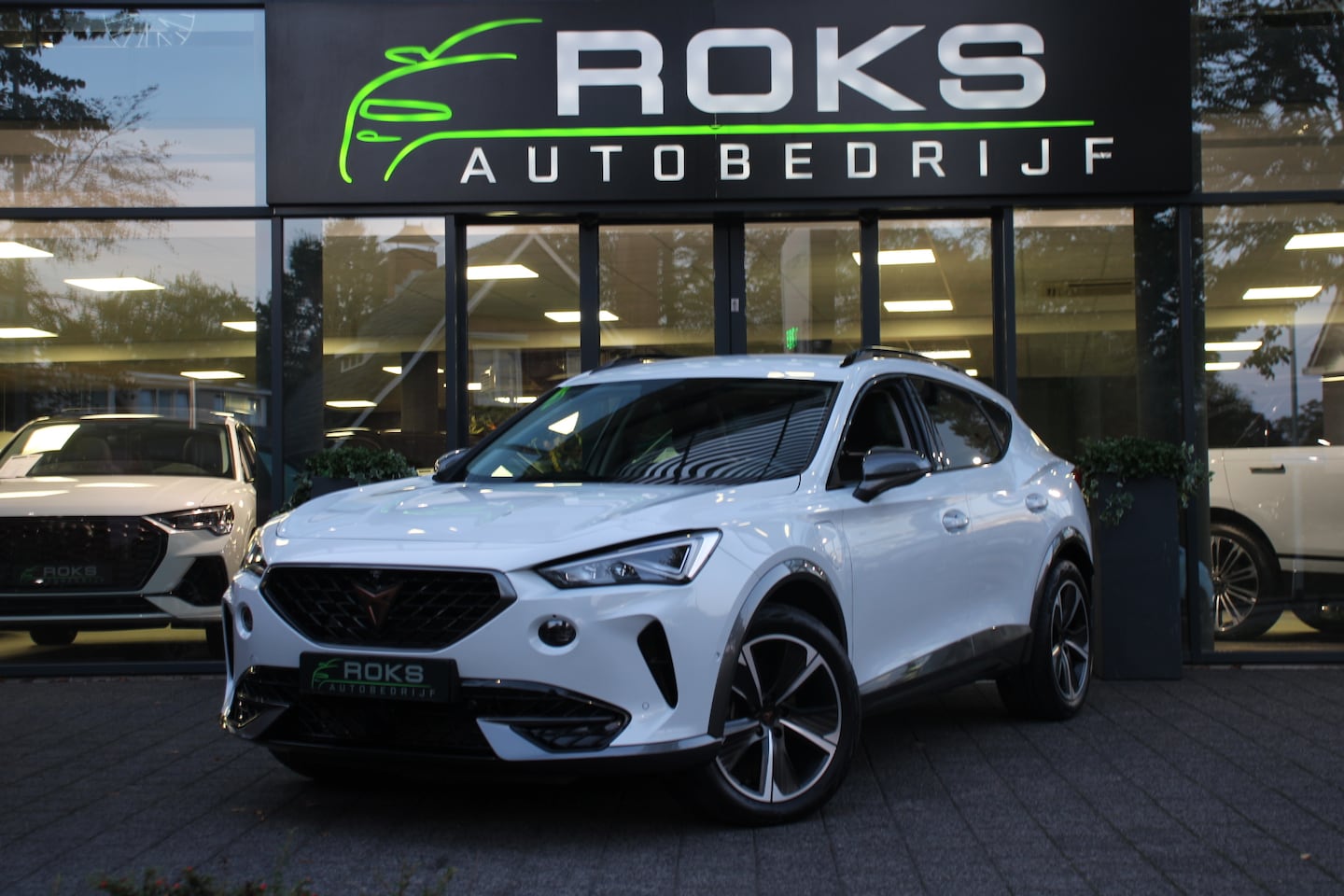 CUPRA Formentor - 1.4 e-Hybrid Business Navi/360 Camera/Keyless/Virtual/Matrix/Led/H-leder/18Inch - AutoWereld.nl