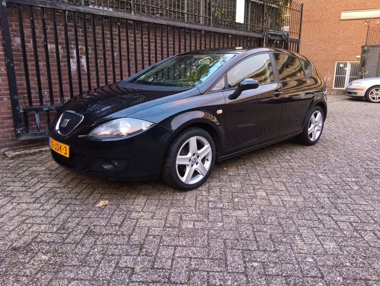 SEAT Leon - 1.6 Dynamic Style Met een APK tot Oktober 2027 en een NAP. - AutoWereld.nl