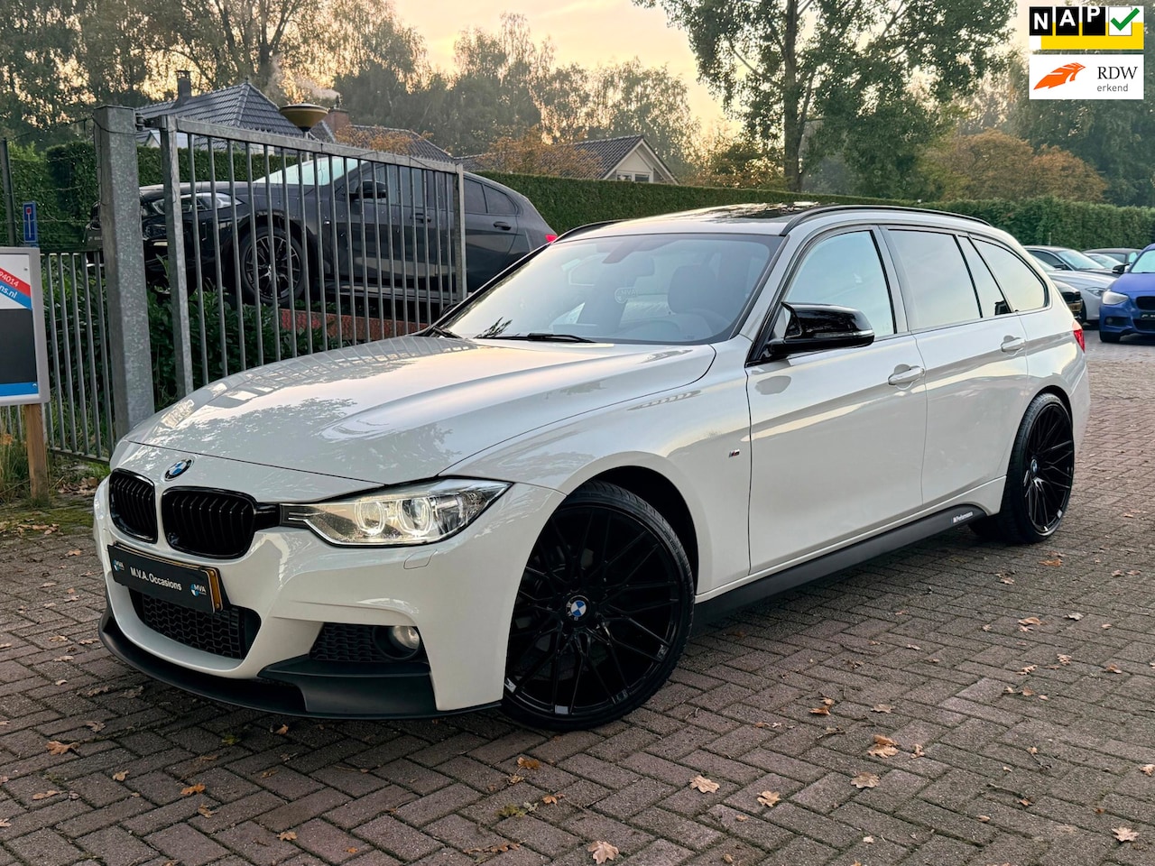 BMW 3-serie Touring - 316i Executive M Sport|Nieuwe Ketting + Klepseals|Panorama dak|Cruise control|Climate cont - AutoWereld.nl