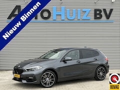 BMW 1-serie - 118i Sport Line Trekhaak LED PDC Carplay DAB 18 Inch Sportstoelen