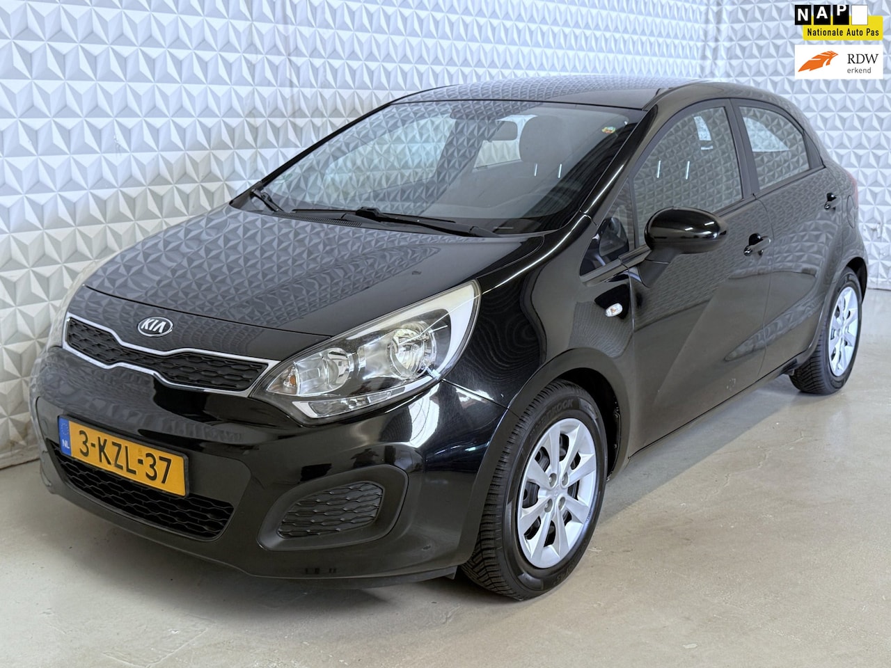 Kia Rio - 1.2 CVVT Comfort met VEEL KM = EXPORT / HANDEL! (2013) - AutoWereld.nl