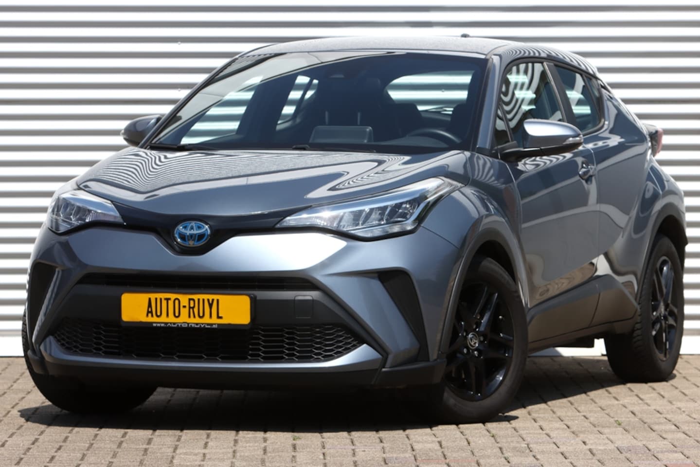 Toyota C-HR - 1.8 Hybrid Active Navi / Camera / CarPlay - AutoWereld.nl