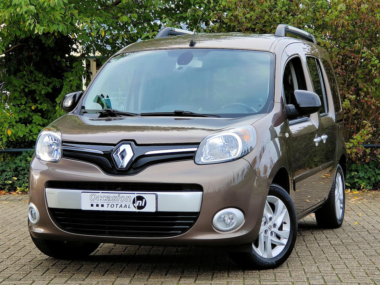 Renault Kangoo Family - 1.2 TCe Limited Start&Stop | Navi | Bluetooth | Trekhaak | Cruise - AutoWereld.nl