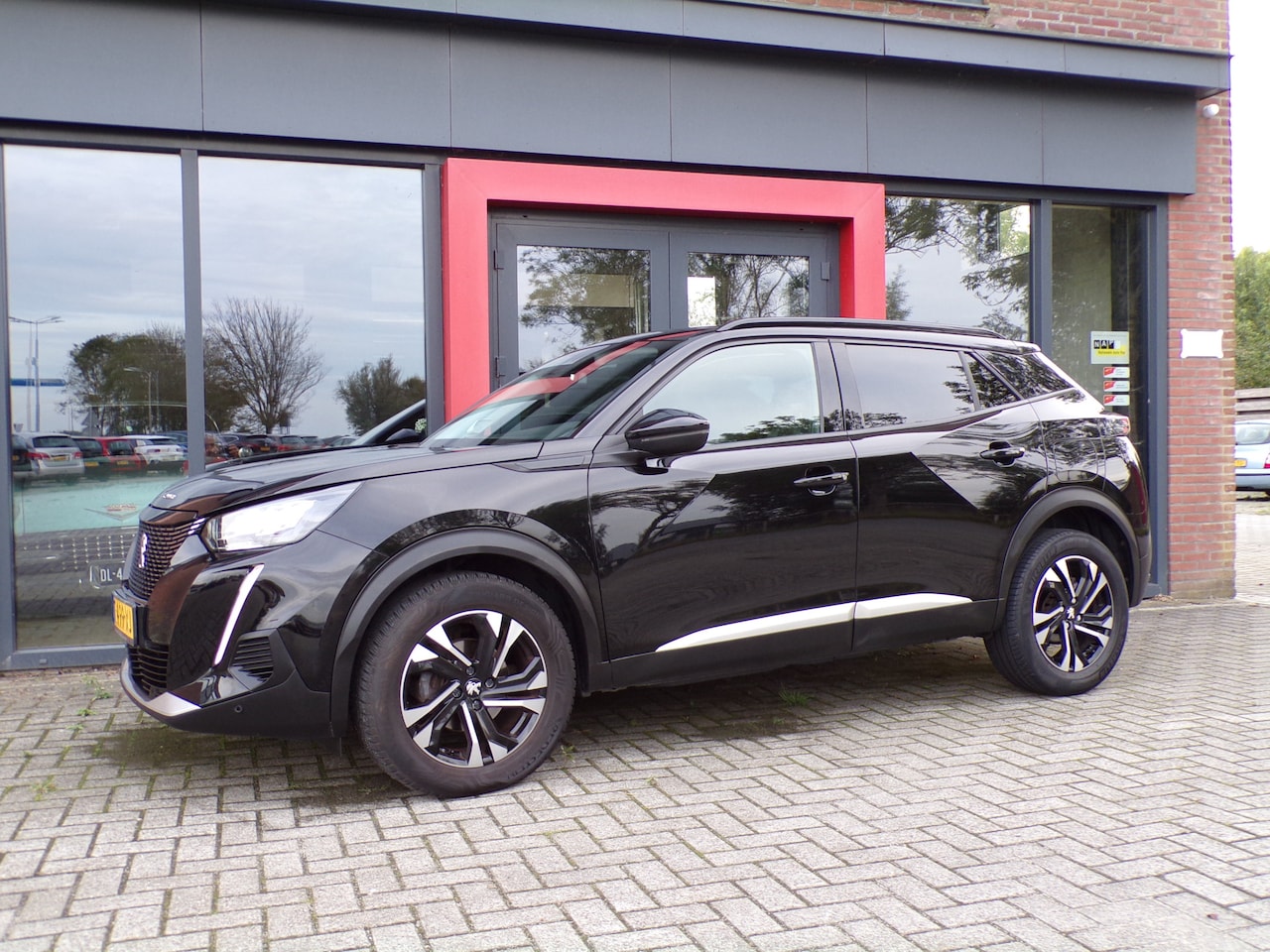 Peugeot 2008 - 1.2 PureTech Allure Virtual cockpit Carplay/Android Camera NAP! - AutoWereld.nl
