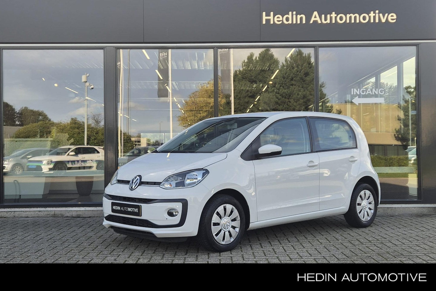 Volkswagen Up! - 1.0 BMT move up! | Camera | Stoelverwarming | Airco | Cruise control | Parkeersensoren - AutoWereld.nl