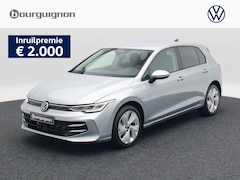 Volkswagen Golf - Life Edition 1.5 eHybrid 204 PK | Trekhaak | Stoel- & Stuurverwarming | Elektrisch verstel