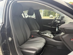 Peugeot 208 - 1.2 Hybrid 110 e-DCS6 Allure | 360 Graden camera | Dode-hoek detectie | Apple carplay/Andr