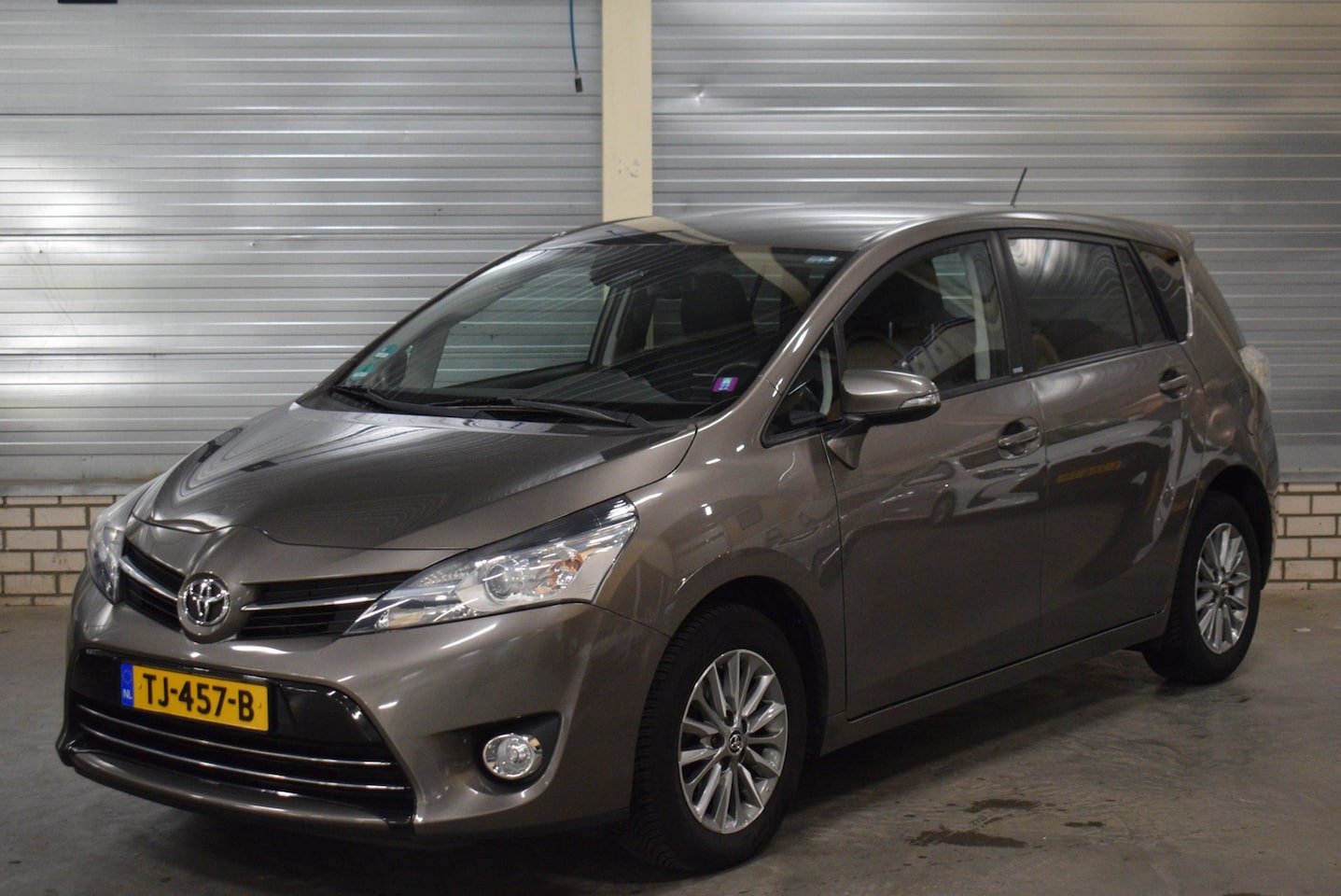 Toyota Verso - 1.8 VVT-i Aspiration Automaat 7persoons Dealer Onderhouden + Camer|Bluetooth|Trekhaak| - AutoWereld.nl