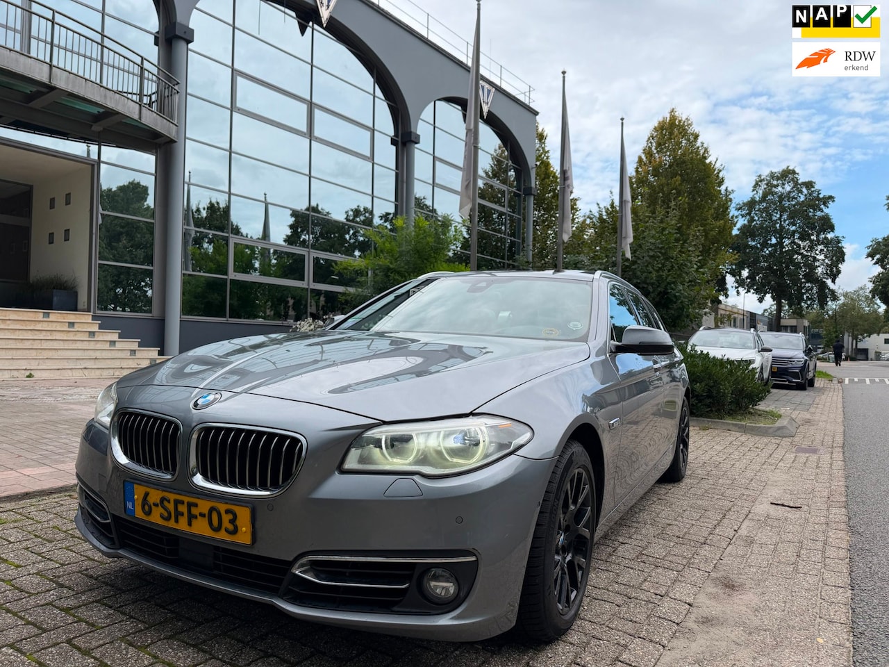 BMW 5-serie Touring - 528i aut /panod./leer/navi/head up/etc - AutoWereld.nl