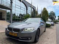BMW 5-serie Touring - 528i aut /panod./leer/navi/head up/etc