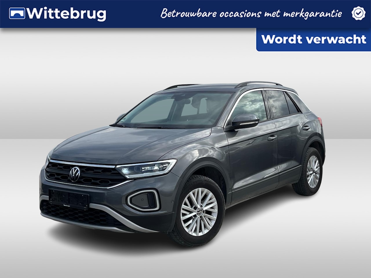 Volkswagen T-Roc - 1.5 TSI 150pk DSG Life / Virtual Cockpit Pro / Navigatie / App-Connect / Camera / Stuur & - AutoWereld.nl
