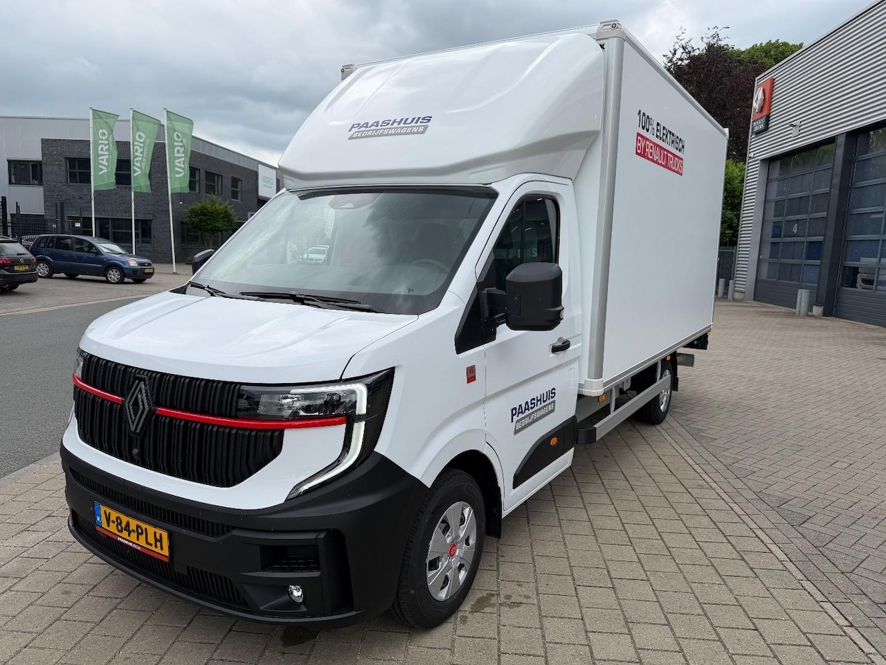Renault Master E-Tech - RED CCAB3T5 L3H1 GVW 3,5T/ GESLOTEN LAADBAK MET KLEP / NAVIGATIE / - AutoWereld.nl