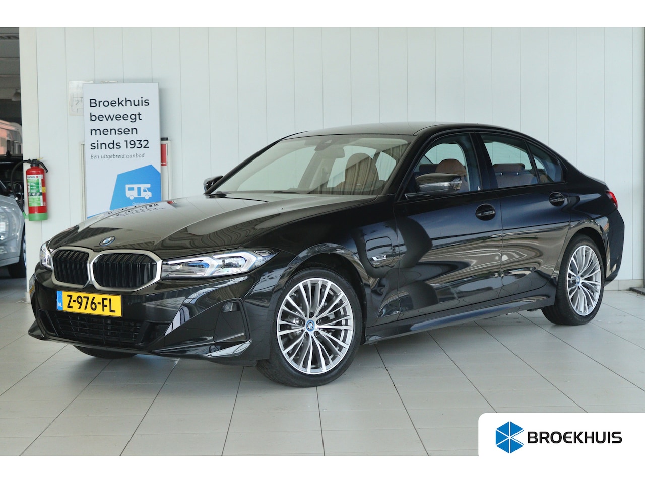 BMW 3-serie - 330e xDrive | SOH 100% | Cruise Control | Stoelverwarming | Head-up | Leder | Memory | Cam - AutoWereld.nl