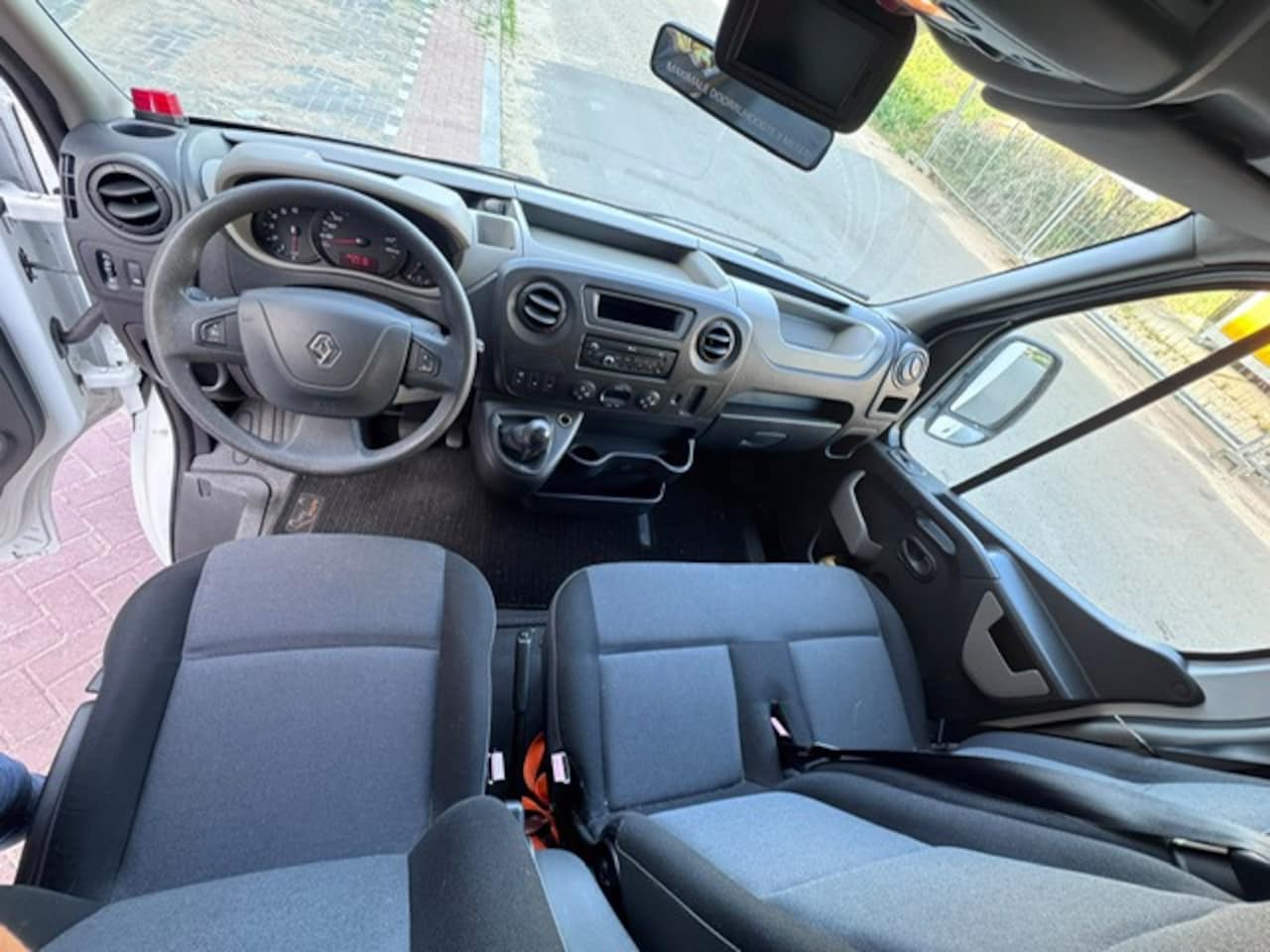 Renault Master - T35 2.3 dCi L3H3 T35 2.3 dCi L3H3 - AutoWereld.nl