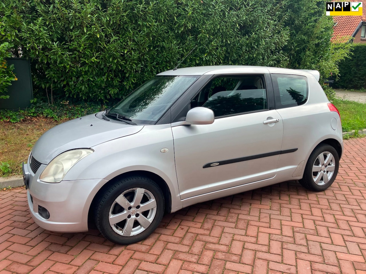 Suzuki Swift - 1.5 Exclusive koude airco nieuwe apk leuke auto rijd goed - AutoWereld.nl