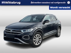 Volkswagen T-Roc - 1.0 TSI 110pk Life / Virtual Cockpit Pro / Cruise Control Adaptief / Navigatie / App-Conne