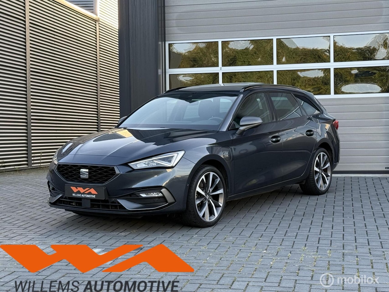 SEAT Leon Sportstourer - 1.4 TSI eHybrid PHEV FR Business Intense 1.4 TSI eHybrid PHEV FR Business Intense - AutoWereld.nl